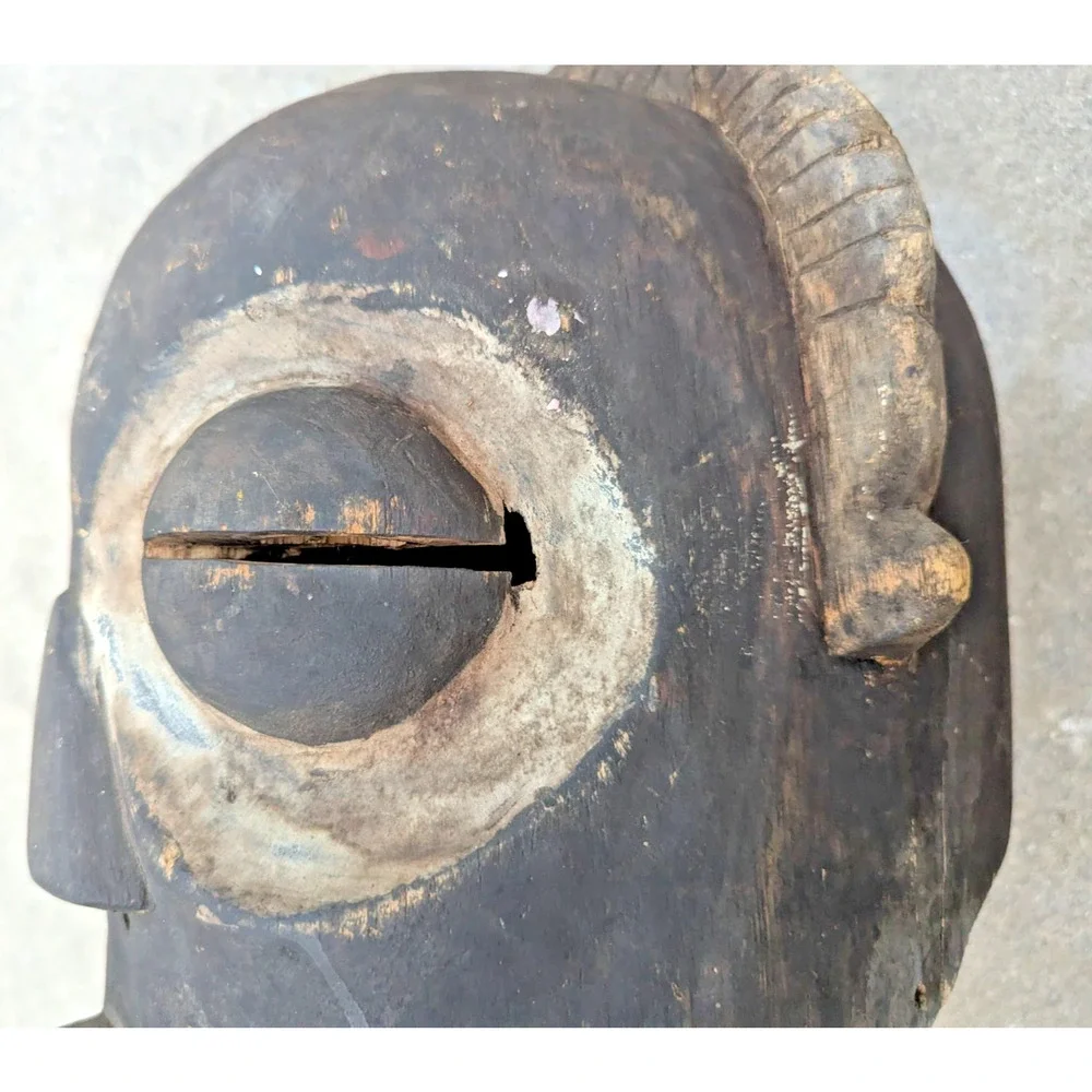 African Tribal Helmet Mask Makonde ? Carved Lightweight Wood As Is - Picture 11 of 16